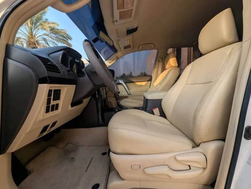 2016 Toyota Prado EXR thumbnail 8