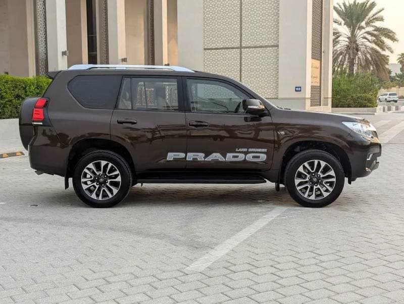 2022 Toyota Prado TX L thumbnail 6