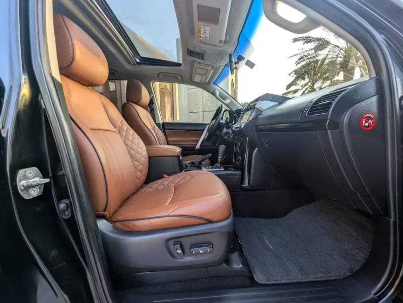 2017 Toyota Prado VXR thumbnail 8
