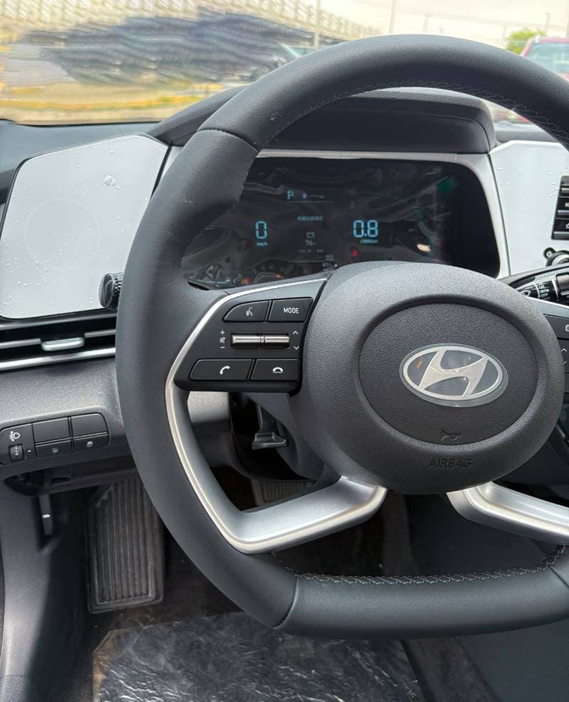 2025 Hyundai Elantra SMART thumbnail 7