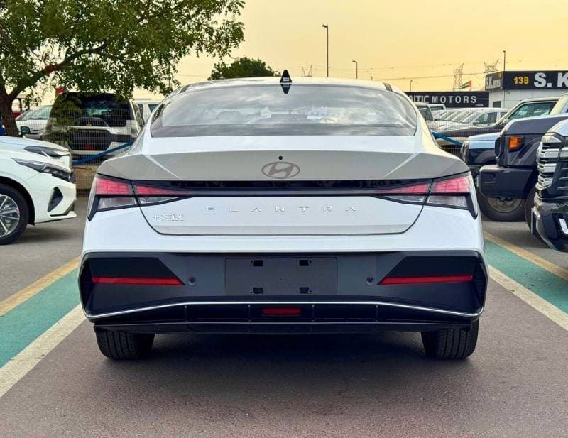 2025 Hyundai Elantra SMART thumbnail 3