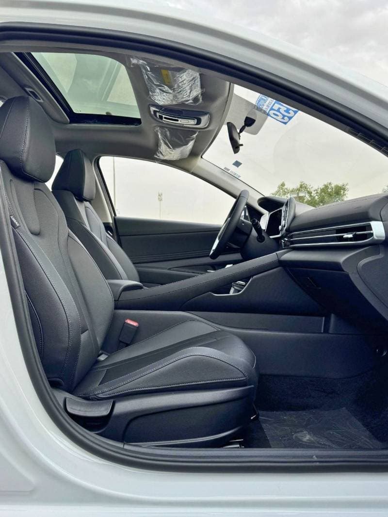 2025 Hyundai Elantra SMART thumbnail 6