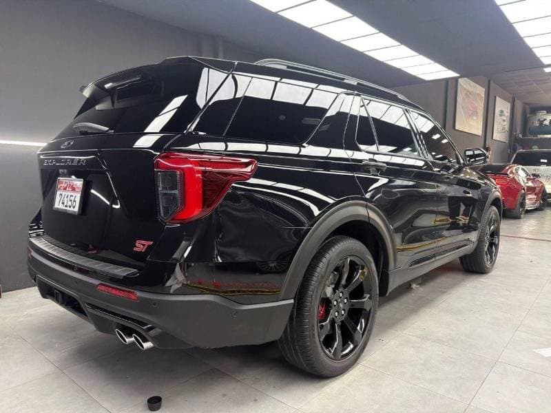 2024 Ford Explorer ST thumbnail 4