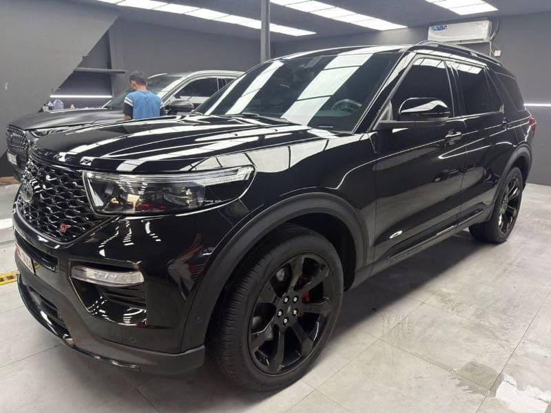 2024 Ford Explorer ST thumbnail 7