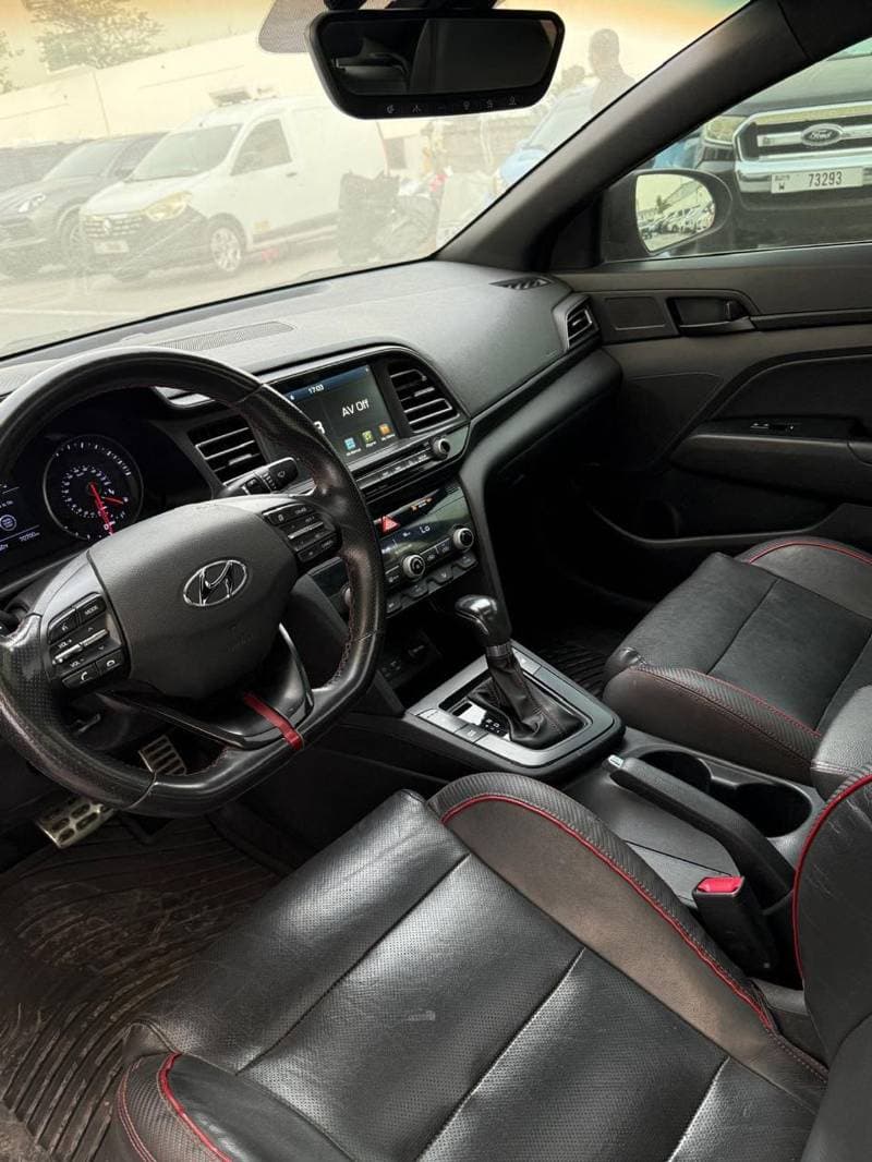2019 Hyundai Elantra thumbnail 2