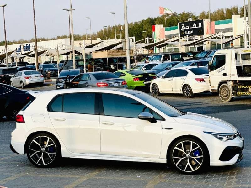 2023 Volkswagen Golf R thumbnail 4