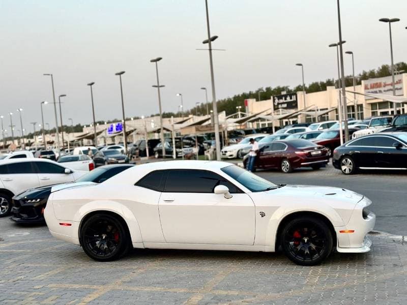 2019 Dodge Challenger SXT thumbnail 4