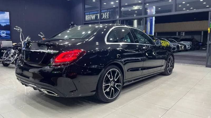2019 Mercedes Benz C200 AMG thumbnail 8