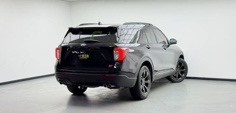 2023 Ford Explorer ST thumbnail 4