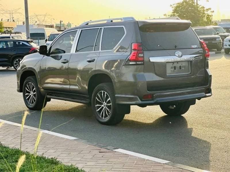 2022 Toyota Prado TX L thumbnail 4