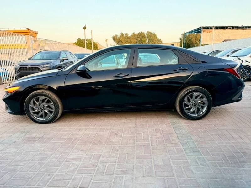 2024 Hyundai Elantra SEL thumbnail 4
