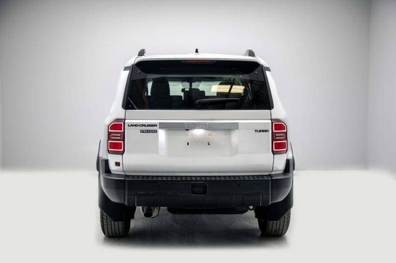 2026 Toyota Prado Standard thumbnail 4