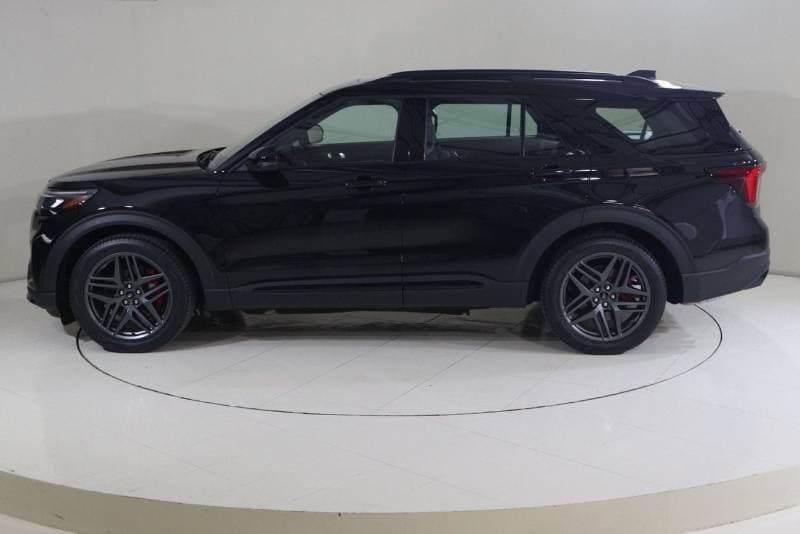 2025 Ford Explorer ST thumbnail 4