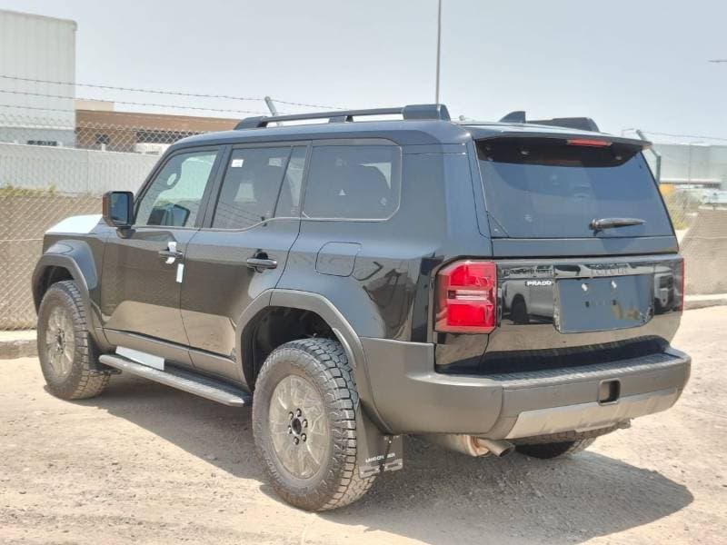 2025 Toyota Prado GXL thumbnail 6