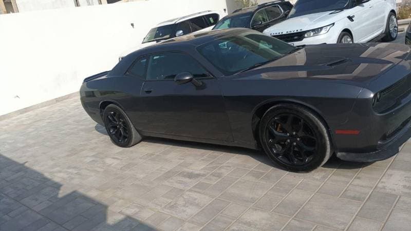 2018 Dodge Challenger SXT thumbnail 3
