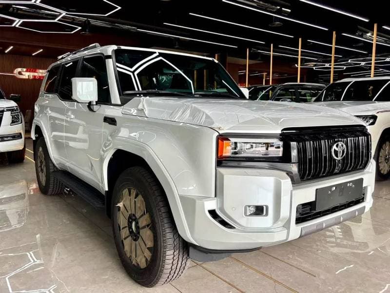 2026 Toyota Prado VXR thumbnail 4