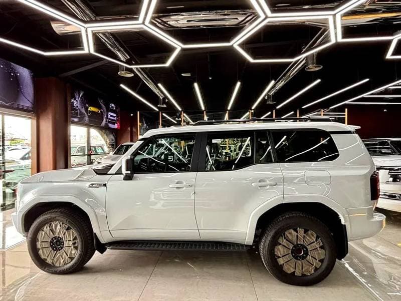 2026 Toyota Prado VXR thumbnail 5