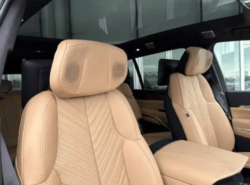 2026 Cadillac Escalade thumbnail 6