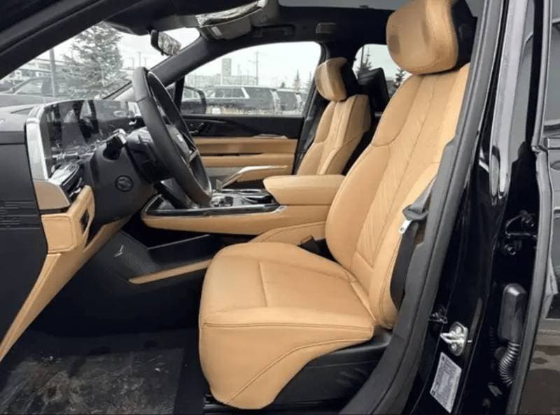 2026 Cadillac Escalade thumbnail 4