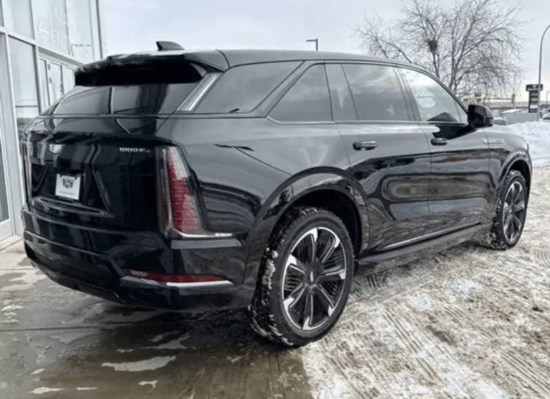 2026 Cadillac Escalade thumbnail 3
