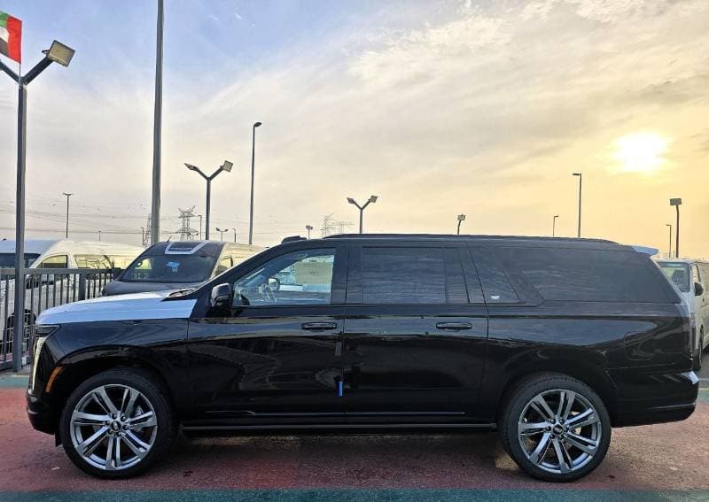 2026 Cadillac Escalade SPORT PLATINUM thumbnail 4