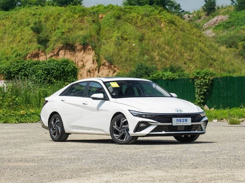 2025 Hyundai Elantra SMART thumbnail 6