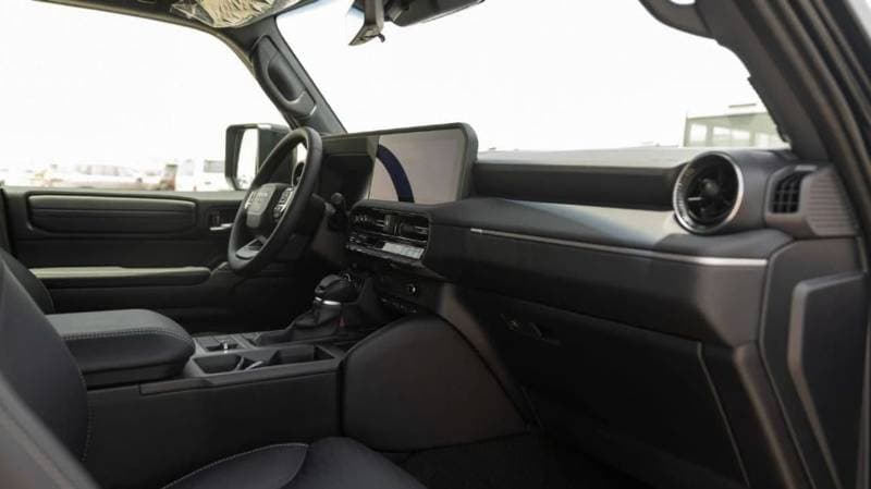 2025 Toyota Prado VXR thumbnail 8