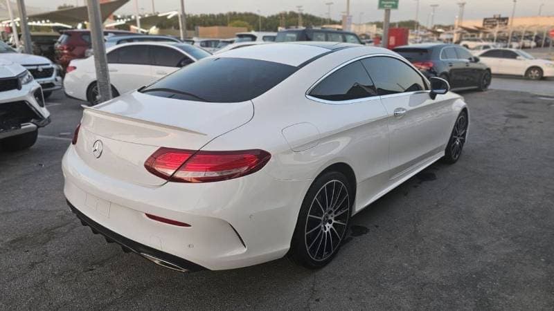 2018 Mercedes Benz C200 AMG thumbnail 5