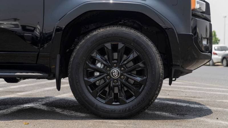 2025 Toyota Prado VXR thumbnail 4