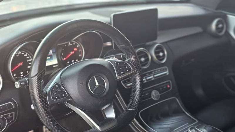 2018 Mercedes Benz C200 AMG thumbnail 3