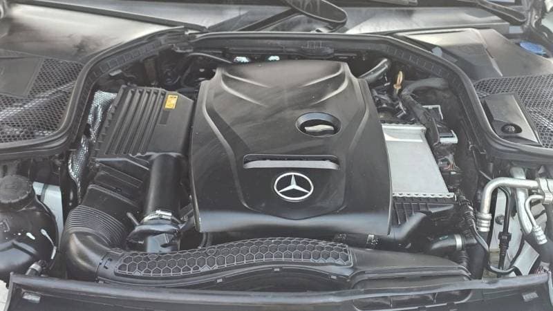 2018 Mercedes Benz C200 AMG thumbnail 5
