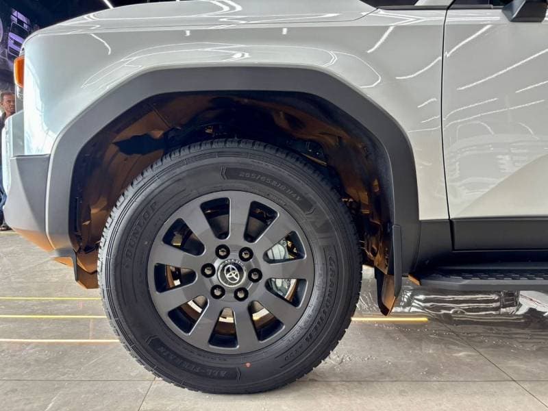 2025 Toyota Prado ADVENTURE thumbnail 4