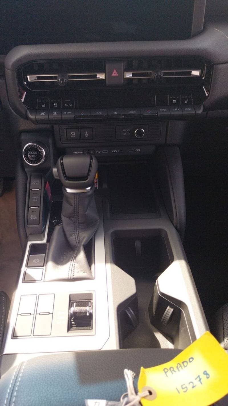 2026 Toyota Prado VXR thumbnail 7
