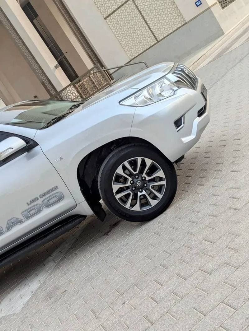 2022 Toyota Prado TX L thumbnail 8