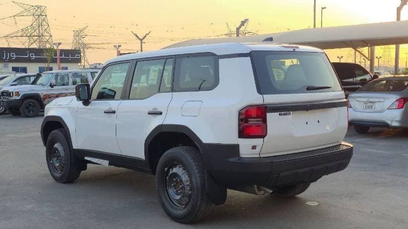2025 Toyota Prado GXR thumbnail 6