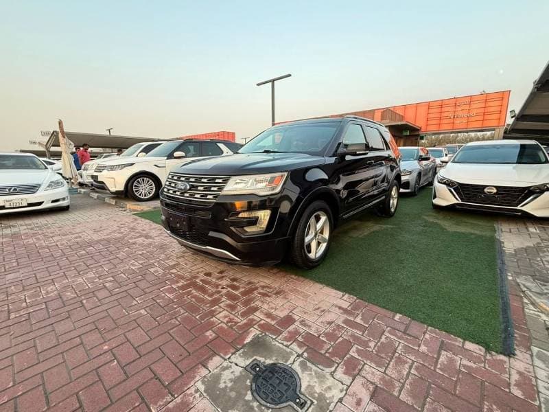 2017 Ford Explorer XLT thumbnail 4