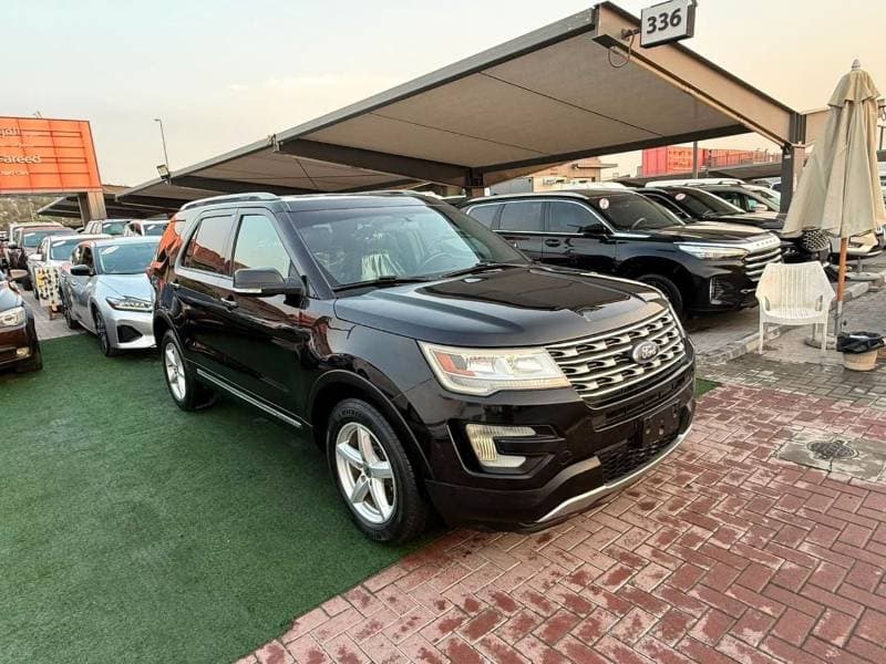 2017 Ford Explorer XLT thumbnail 5