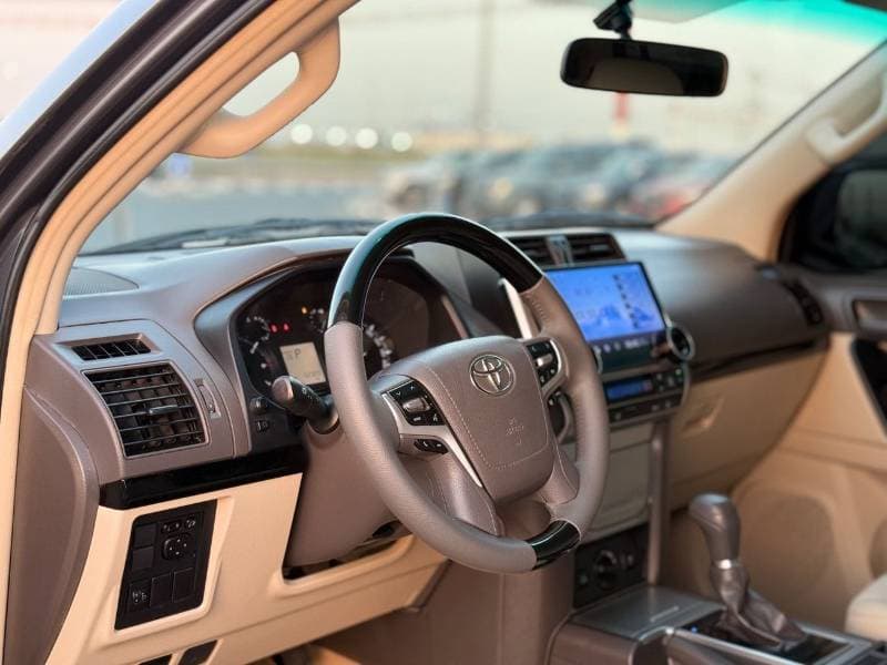 2019 Toyota Prado VXR thumbnail 8