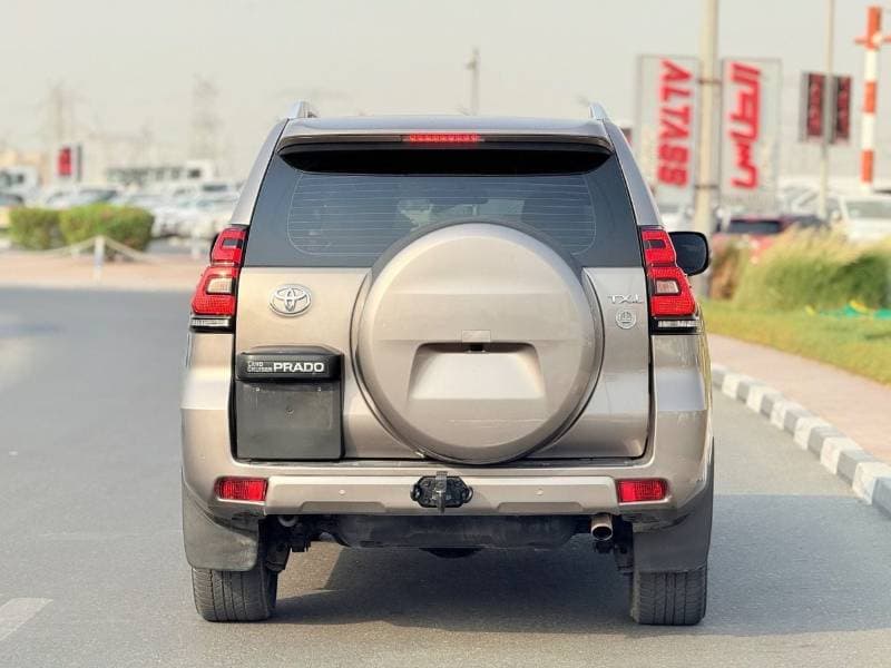 2023 Toyota Prado TX L thumbnail 4