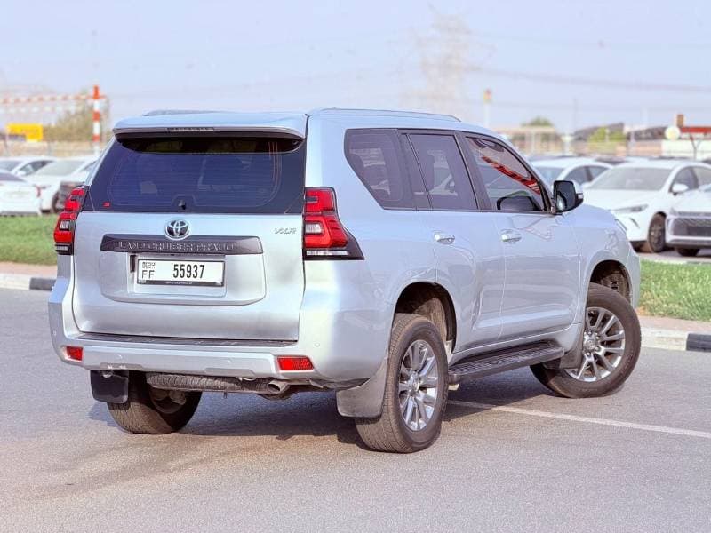 2019 Toyota Prado VXR thumbnail 3