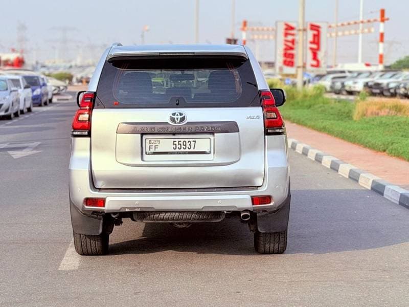 2019 Toyota Prado VXR thumbnail 8