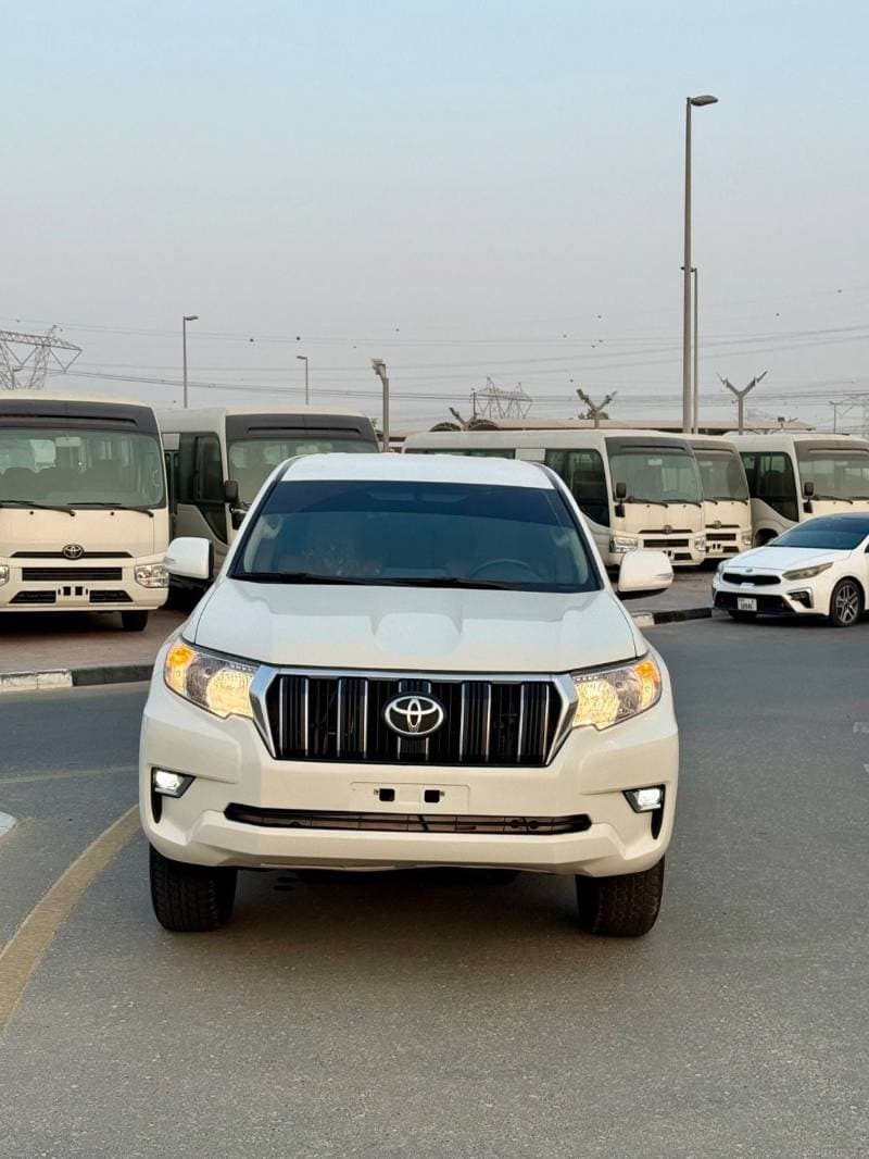 2022 Toyota Prado GXR thumbnail 3