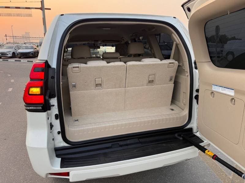 2022 Toyota Prado GXR thumbnail 8