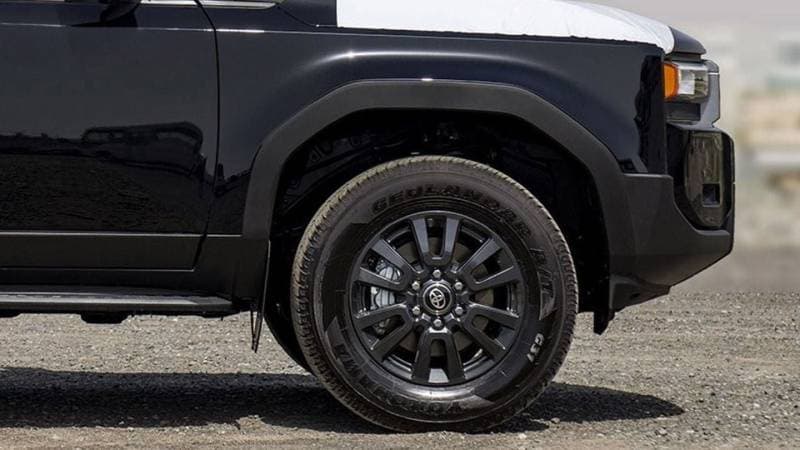 2025 Toyota Prado GXR thumbnail 8