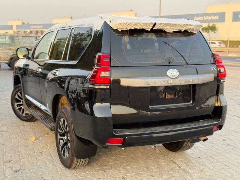2017 Toyota Prado TXL thumbnail 4