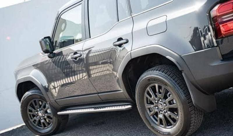2025 Toyota Prado VXR thumbnail 7