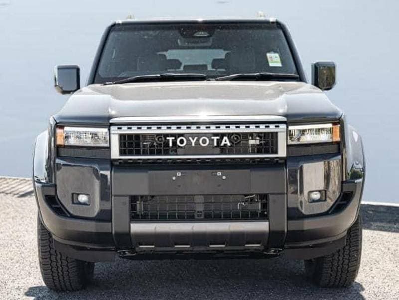 2025 Toyota Prado VXR thumbnail 2