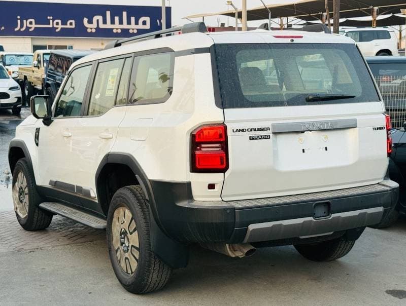 2025 Toyota Prado GXR thumbnail 3