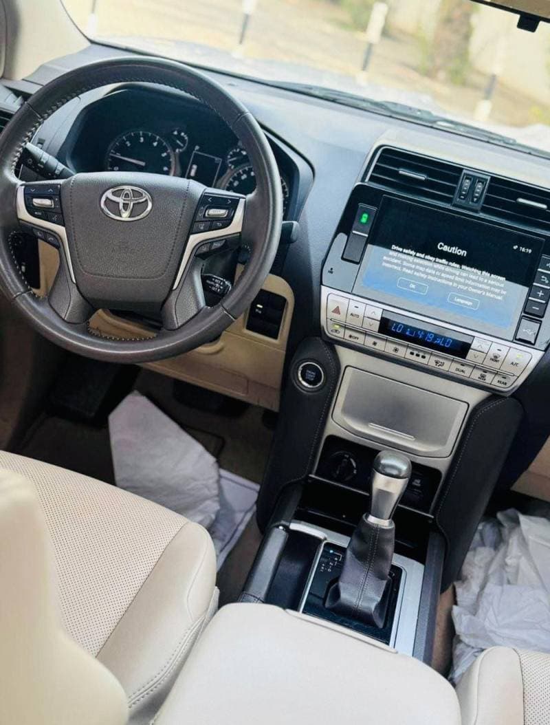 2023 Toyota Prado VXR thumbnail 8