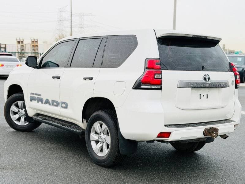 2023 Toyota Prado TX L thumbnail 4